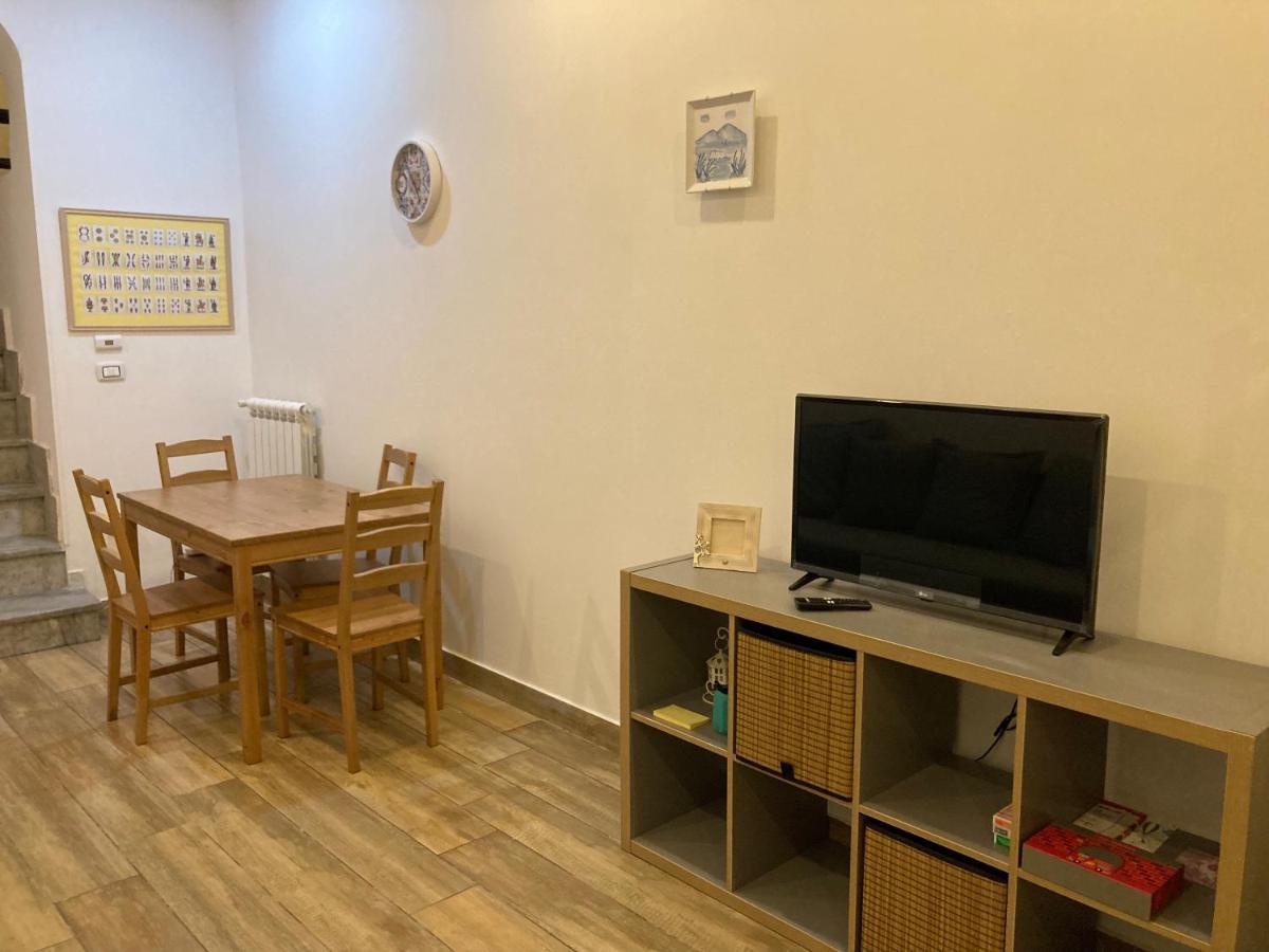 Apartamento Casa Gaia A Due Passi Dal Duomo Nápoles Exterior foto