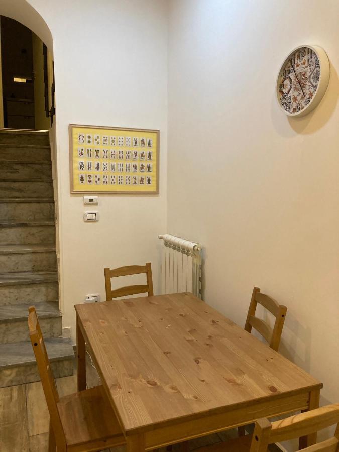 Apartamento Casa Gaia A Due Passi Dal Duomo Nápoles Exterior foto